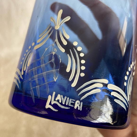 Hand Painted Tall Blue Glass Vase Daisy Floral Artist assigned L. Lavieri - Picture 7 of 10